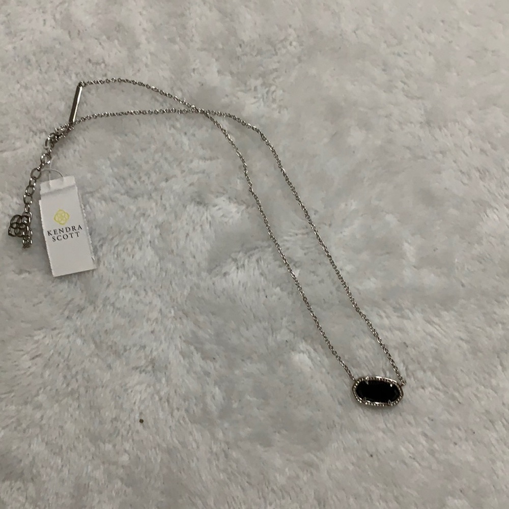 Kendra Scott necklace